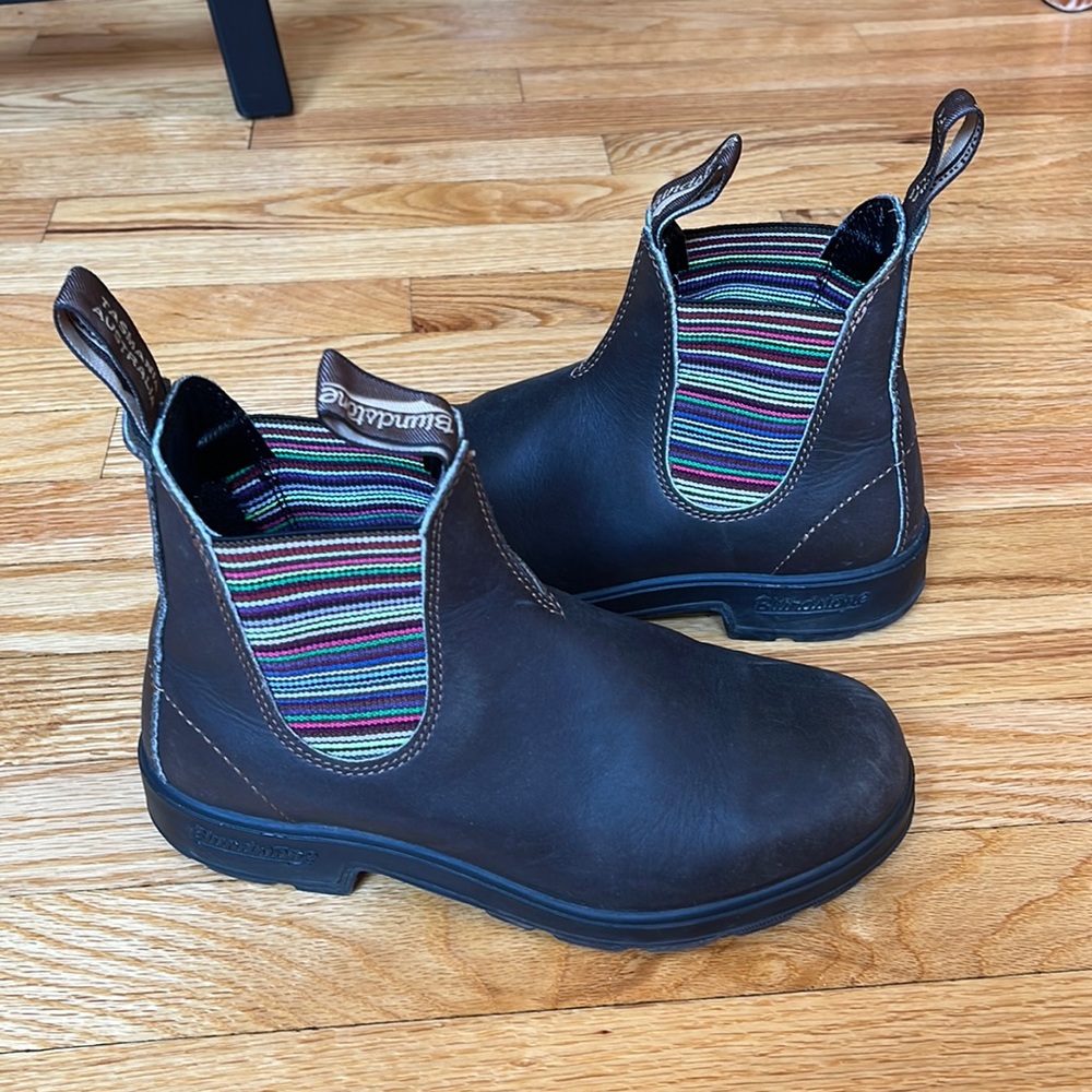 Womens blundstones